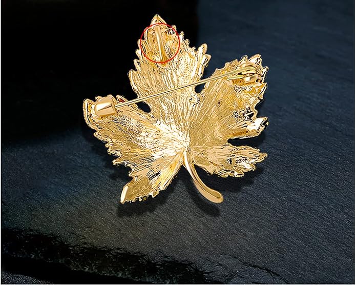 Premium Maple Leaf Brooch for Women Rhinestone Crystal Leaf Brooch Pin Blue/Green/Red Maple Leaf Brooch Lapel Pin Clothing Hat Bag Accessories for Christmas Valentine's Day Birthday Gift, Crystal,