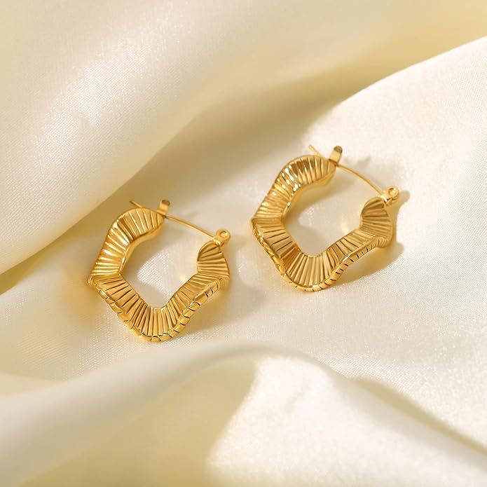 8YEARS Chunky Gold Hoop Earring for Women, 18K Gold Plated Lightweight Thick Hoops, Hypoallergenic Trendy Jewelry for Gift