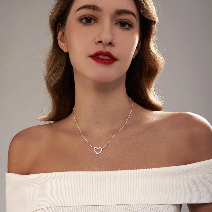 Zeffy Cute Heart Necklace 18k Gold/Silver Plated Tiny Heart Pendant Choker Necklaces Gold Love Heart Chain Necklace for Women Dainty Gold Jewelry Valentines Day Gifts for Women Girls Teen Girls