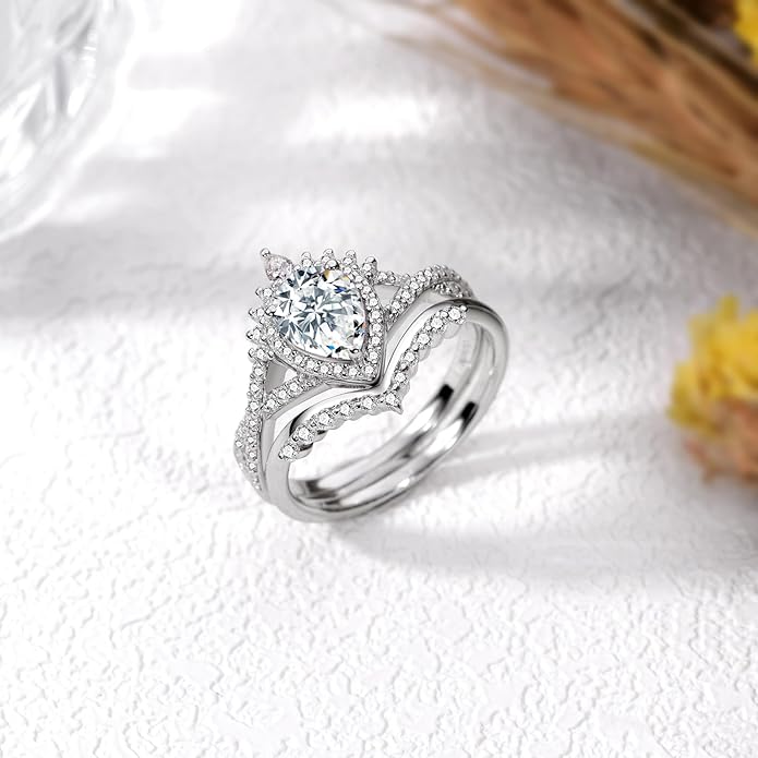 Pear-Shaped Moissanite Engagement Ring Set for Women, 10K 14K 18K Gold Pear-Cut Moissanite with Halo Wedding Bridal Split Shank Ring Set Pave Band Birthday Jewelry Gifts for Her