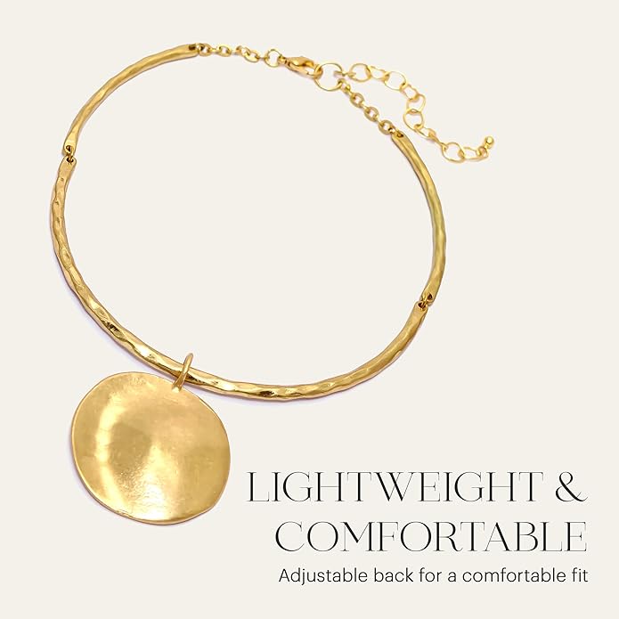 Pendant Necklaces for Women, Sculptural Circle Necklace with Pendant, Link Collar Design, Fashion Jewelry Statement Piece