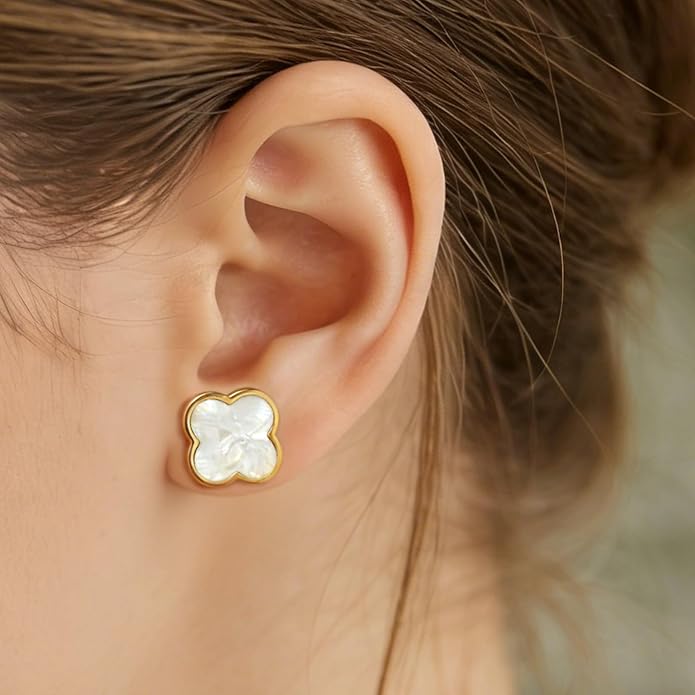 Aimétte Monette 18K Gold Plated Jewelry Set Clover Necklace Stud Earrings for Women Hypoallergenic Lucky Clover Pendant Necklace Gold Bracelets for Women Gifts