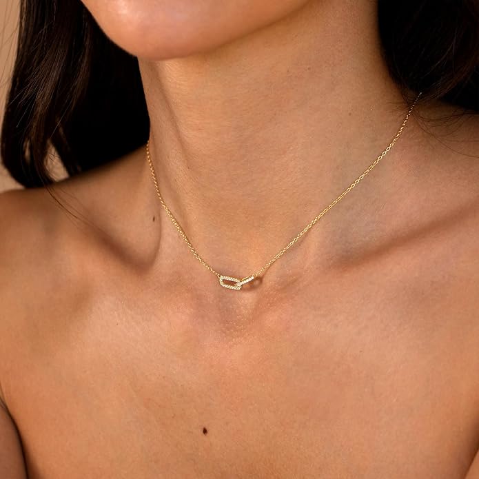 Zeffy Diamond Necklaces for Women, Dainty Gold Necklace 18k Gold Plated Layered Necklaces Simple Gold CZ Diamond Pendant Necklaces for Women Trendy Jewelry Gifts for Girls