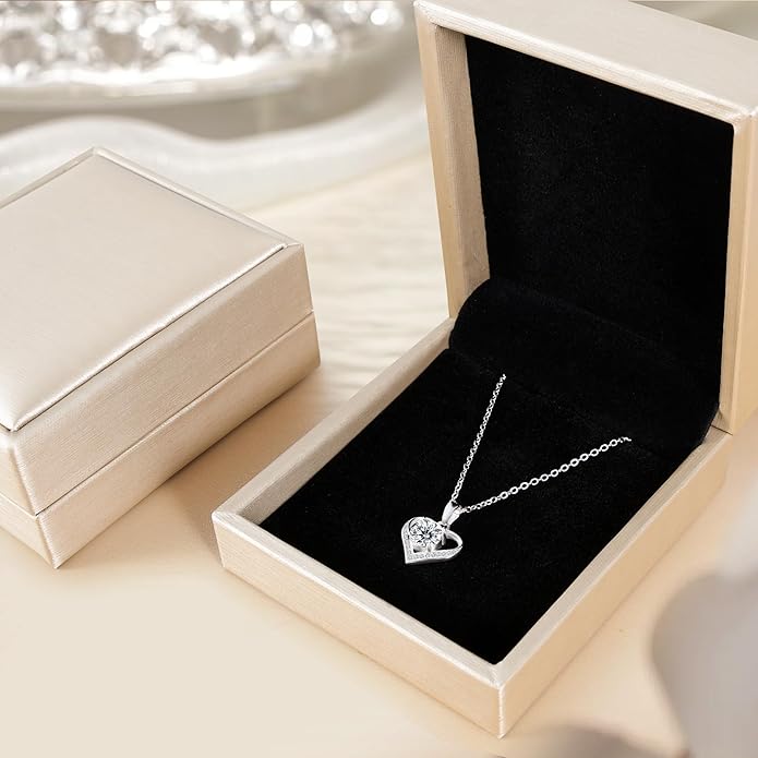 1CT Heart Brilliant Moissanite Heart Pendant Necklace D Color VVS1 S925 18K White Gold Plated for Mother Love Friend Mother’s Day Birthday Gift for Her 18inch