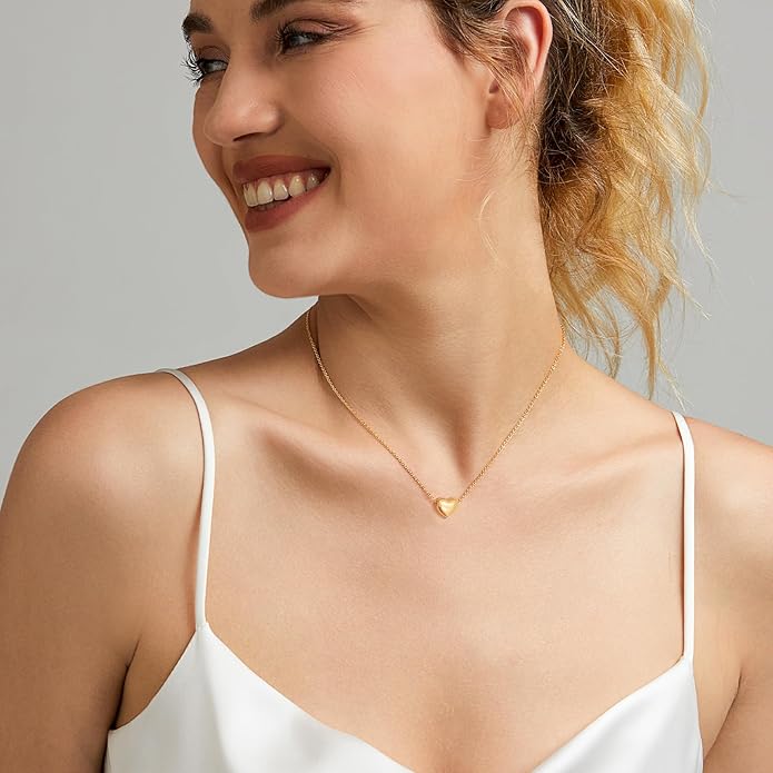 Zeffy Dainty Gold Heart Necklace for Women Trendy 14K Gold/Silver Plate Cute Heart Pendant Choker Necklaces Gold Love Heart Chain Necklace for Women Dainty Gold Jewelry Gifts for Women