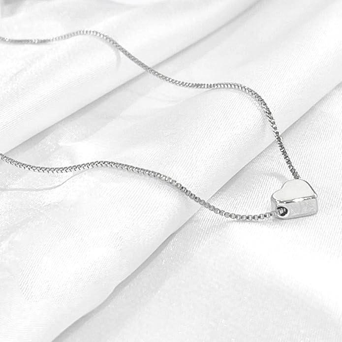 Cute Heart Necklace Dainty 18k Gold Plated Tiny Heart Pendant Choker Necklaces Small Gold Love Open Heart Chain Necklace for Women Simple Gold Necklace for Women Trendy Jewelry