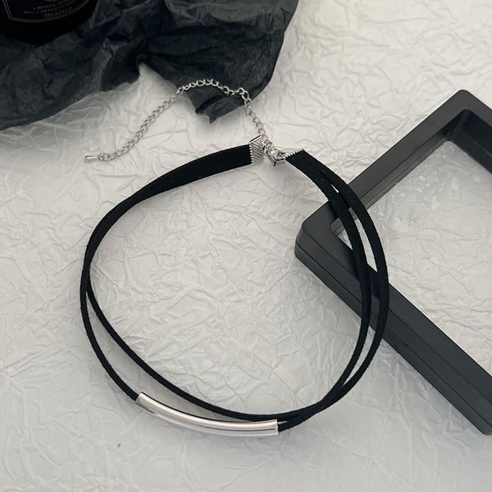 Black Choker Necklaces for Women 90s Red Black Velvet Choker Necklace Thick Thin Chocker Tube Heart Circle Choker Necklace Lace Tatto Collar Necklace Goth Choker Jewelry