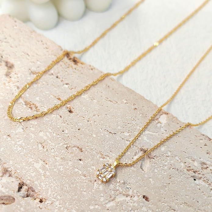 Zeffy Diamond Necklaces for Women, Dainty Gold Necklace 18k Gold Plated Layered Necklaces Simple Gold CZ Diamond Pendant Necklaces for Women Trendy Jewelry Gifts for Girls