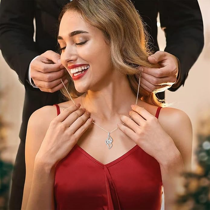 G&GEMSJEW Heart Necklaces for Women, 1-2 Carats Moissanite, 18K White Gold-Plated 925 Sterling Silver Round Brilliant Cut Moissanite Imitation Diamond Necklaces, Jewelry Gifts for Christmas Valentine's Day,Anniversary Present for Wife Women