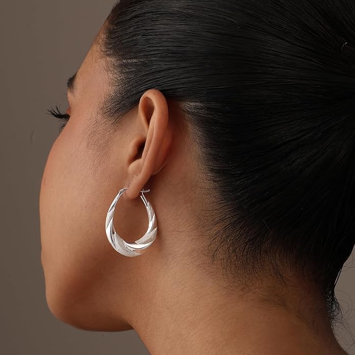 LeCalla 925 Sterling Silver Shrimp Classic Diamond-Cut Light-Weight Hoop Earrings for Women