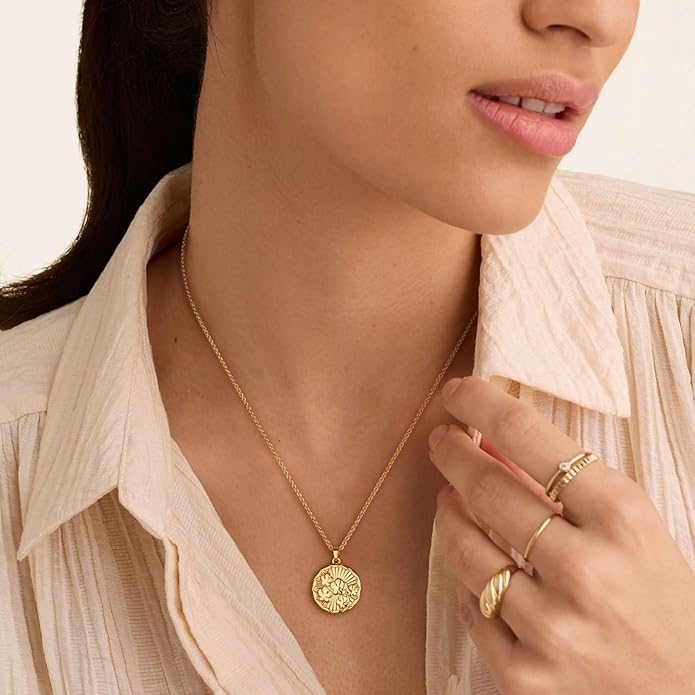 Gold Flower Pendant Necklace Dainty Floral Choker 14K Plated Shining Cute Heart Necklace for Women