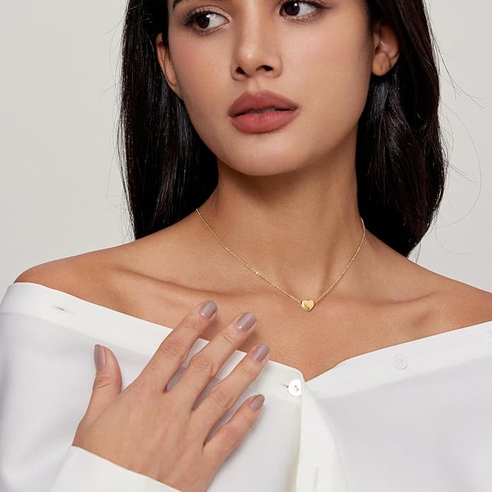 Zeffy Dainty Gold Heart Necklace for Women Trendy 14K Gold/Silver Plate Cute Heart Pendant Choker Necklaces Gold Love Heart Chain Necklace for Women Dainty Gold Jewelry Gifts for Women