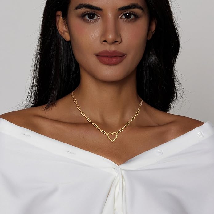Cute Heart Necklace Dainty 18k Gold Plated Tiny Heart Pendant Choker Necklaces Small Gold Love Open Heart Chain Necklace for Women Simple Gold Necklace for Women Trendy Jewelry