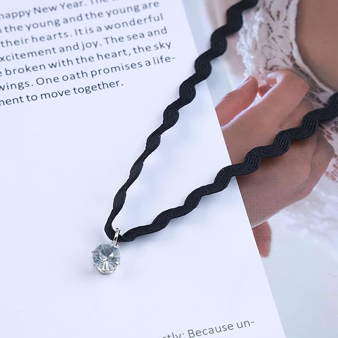 Fesciory Black Necklaces for Women, Adjustable Layered Velvet Leather Lace Collar Necklace, Goth Jewelry Gifts.