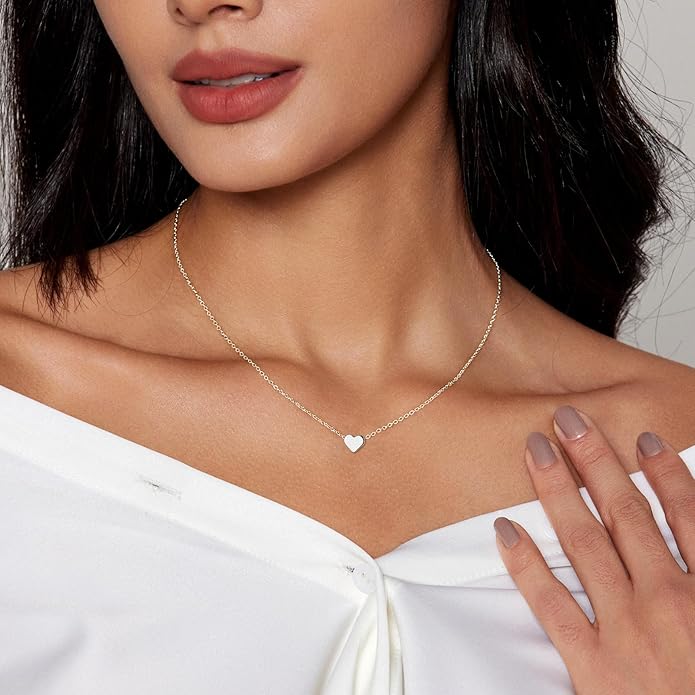 Cute Heart Necklace Dainty 18k Gold Plated Tiny Heart Pendant Choker Necklaces Small Gold Love Open Heart Chain Necklace for Women Simple Gold Necklace for Women Trendy Jewelry
