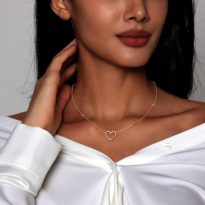 Zeffy Dainty Gold Heart Necklace for Women Trendy 14K Gold/Silver Plate Cute Heart Pendant Choker Necklaces Gold Love Heart Chain Necklace for Women Dainty Gold Jewelry Gifts for Women