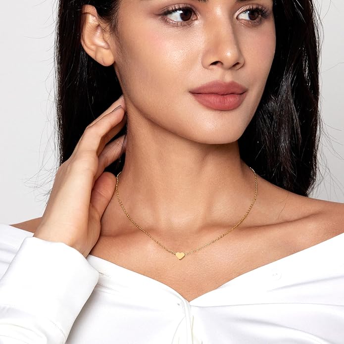 Zeffy Cute Heart Necklace 18k Gold/Silver Plated Tiny Heart Pendant Choker Necklaces Gold Love Heart Chain Necklace for Women Dainty Gold Jewelry Valentines Day Gifts for Women Girls Teen Girls