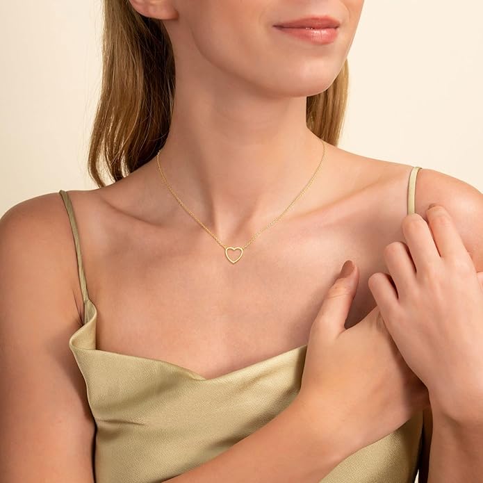 Foxgirl Gold Heart Necklaces for Women 14k Gold Plated Pendant Necklace Simple Cute Necklaces for Women Dainty Layered Choker Necklaces for Women Gold Jewelry for Teen Girls