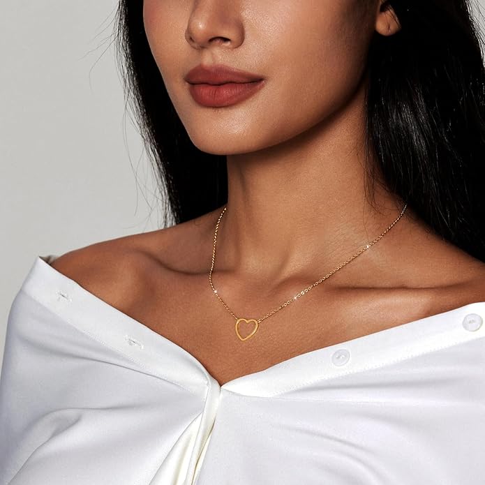 Zeffy Dainty Gold Heart Necklace for Women Trendy 14K Gold/Silver Plate Cute Heart Pendant Choker Necklaces Gold Love Heart Chain Necklace for Women Dainty Gold Jewelry Gifts for Women