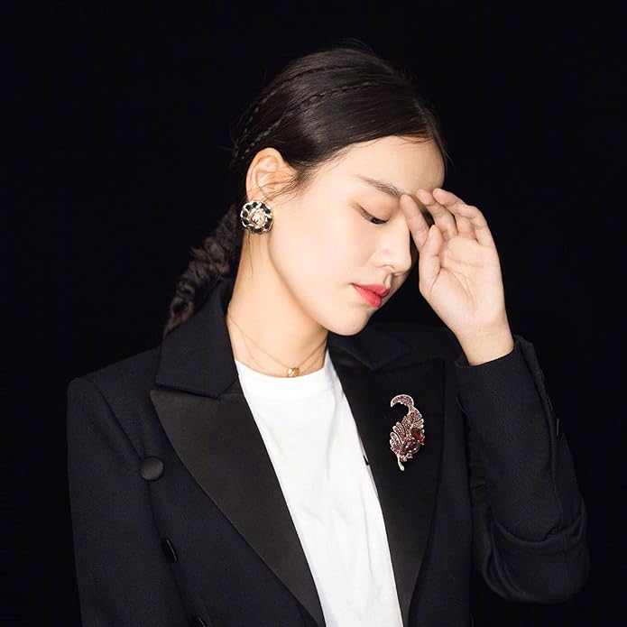 Brooch Pins for Women Girls Fashion Flower Crystal Rhinestone Pearl Jewelry