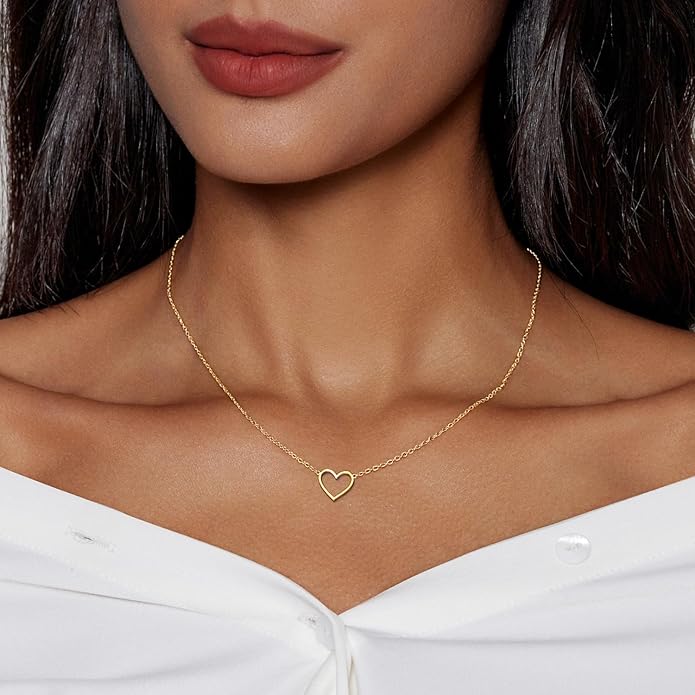 Zeffy Cute Heart Necklace 18k Gold/Silver Plated Tiny Heart Pendant Choker Necklaces Gold Love Heart Chain Necklace for Women Dainty Gold Jewelry Valentines Day Gifts for Women Girls Teen Girls