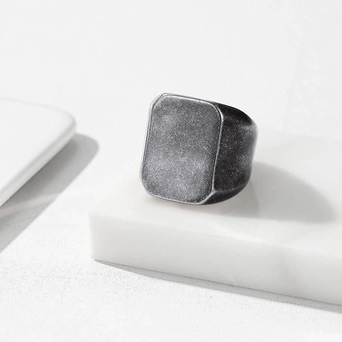 Bestyle Stainless Steel Signet Ring for Men Women in Gold/Black/Silver/Vintage Gray Tone, Chunky Thick Heavy Dome Band Ring Cool Finger Ring, Gift for Dad Husband, Size 7-14 Customizable