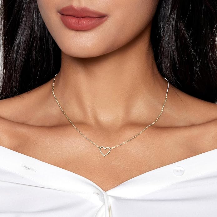 Cute Heart Necklace Dainty 18k Gold Plated Tiny Heart Pendant Choker Necklaces Small Gold Love Open Heart Chain Necklace for Women Simple Gold Necklace for Women Trendy Jewelry