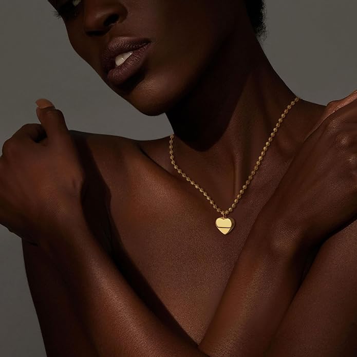 Chunky Gold Necklace for Women, 18K Waterproof Heart Necklace Statement Necklace Gold Charm Necklace Chunky Jewelry Paperclip Chain Choker Gift for Women