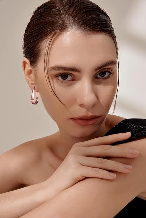 Sterling Silver Hoop Earrings for Women Large Oval Hoop Earrings Lightweight Big Gold Hoops Earrings Hypoallergenic 14K Gold Plated Hoops Earrings Non Tarnish Jewelry Gifts 20/30/40mm
