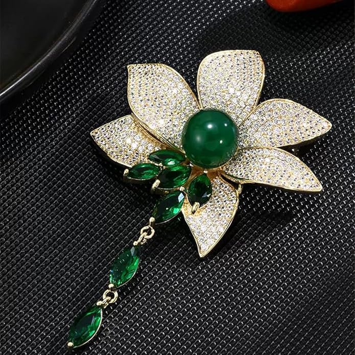 Flower Brooch for Women Girls Flower Rhinestone Brooch Gold Plated Lapel Pin Clothing Accessory Wedding Gift Fashion Jewelry for Mom Wife