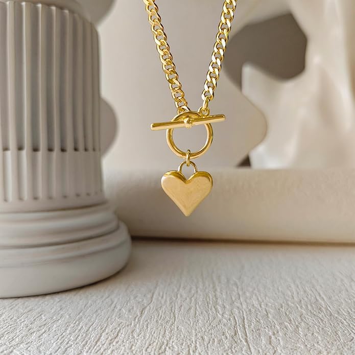 Cute Heart Necklace Dainty 18k Gold Plated Tiny Heart Pendant Choker Necklaces Small Gold Love Open Heart Chain Necklace for Women Simple Gold Necklace for Women Trendy Jewelry