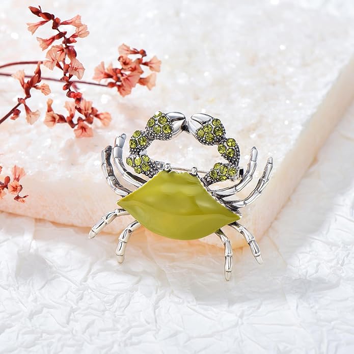 18K Gold Brooch Rhinestone Animal Brooch Pin Elegant Lapel Pin Wedding Jewelry Christmas Gift Dress Accessories for Women