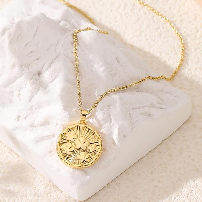 Gold Flower Pendant Necklace Dainty Floral Choker 14K Plated Shining Cute Heart Necklace for Women