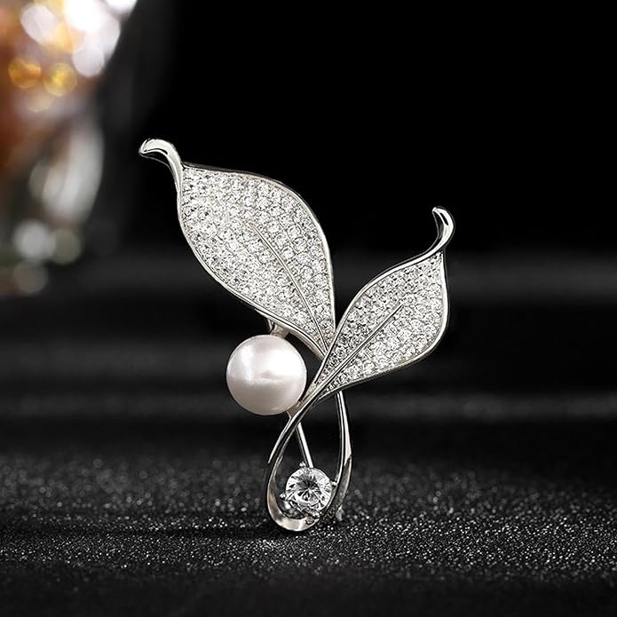 Crystal Pearl Flower Brooches Pins Fashion Beautiful Created Rhinestone Floral Brooch Good Idea for Party Dance Wedding Banquet for Elegant Women Girl