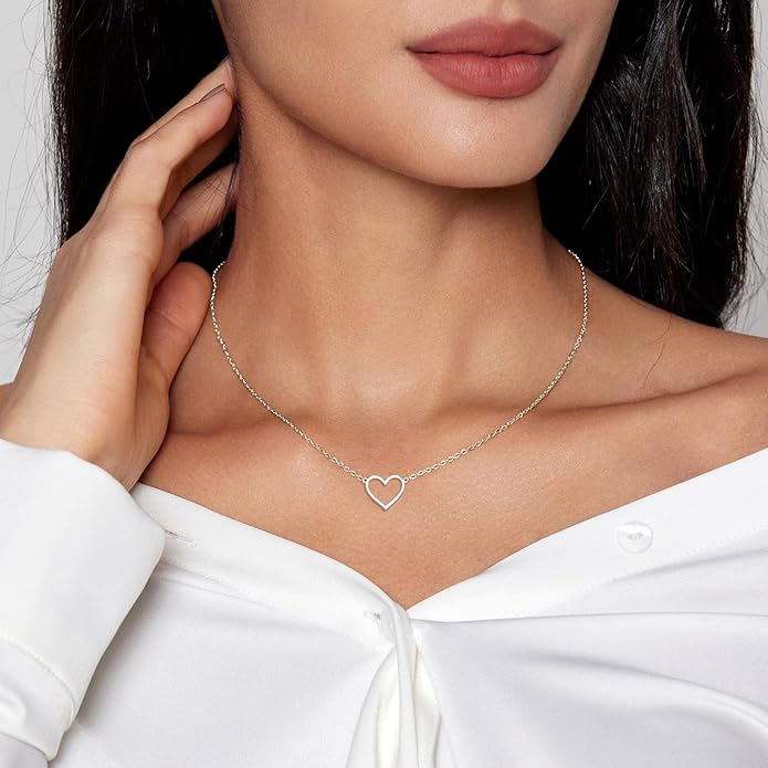 Zeffy Cute Heart Necklace 18k Gold/Silver Plated Tiny Heart Pendant Choker Necklaces Gold Love Heart Chain Necklace for Women Dainty Gold Jewelry Valentines Day Gifts for Women Girls Teen Girls