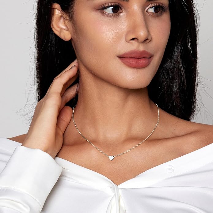 Zeffy Cute Heart Necklace 18k Gold/Silver Plated Tiny Heart Pendant Choker Necklaces Gold Love Heart Chain Necklace for Women Dainty Gold Jewelry Valentines Day Gifts for Women Girls Teen Girls