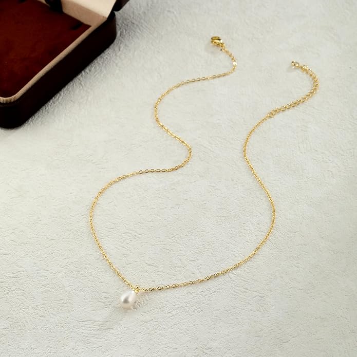 Charm Necklaces for Women,14k Gold Plated Waterproof Dainty Choker Necklace Summer Seashell Pearl Beach Cute Necklaces Set Fashion Jewelry Gift