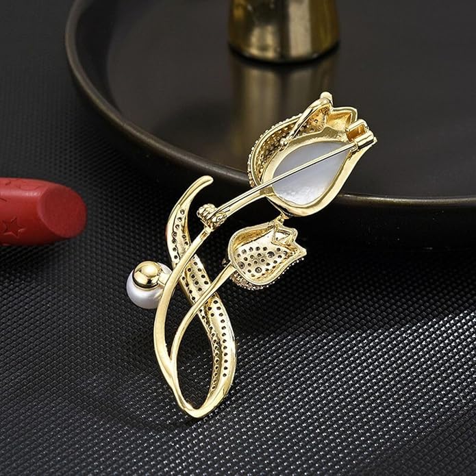 Rhinestone Flower Brooch Austrian Crystal Flower Pin 18k Gold Plated Floral Brooch Lapel Pin Jewelry Mother's Day Birthday Gifts for Mom Wife
