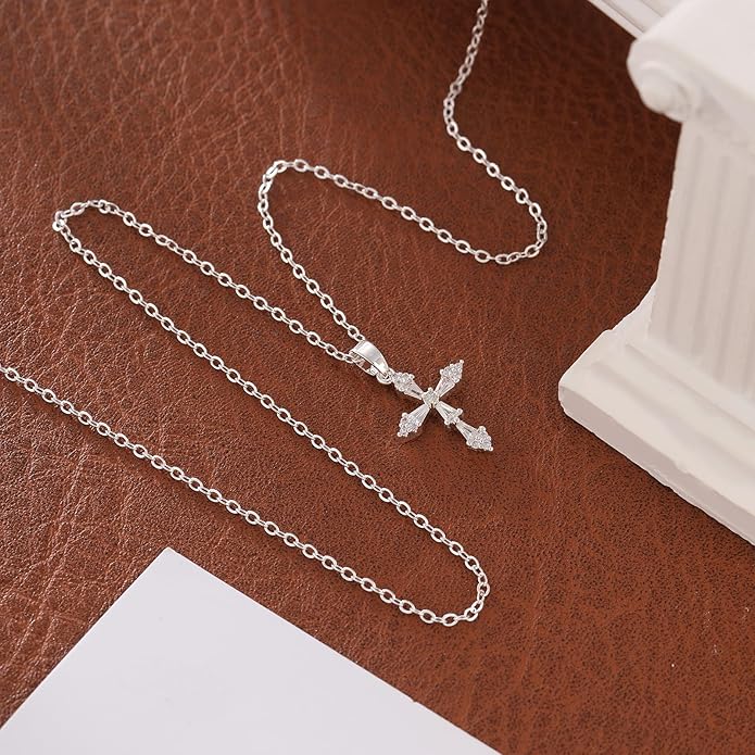 VIROMY Gold Cross Necklace for Women - Dainty Diamond Cross Pendant Necklaces Non Tarnish Waterproof Necklace Simple Choker Minimalist Jewelry
