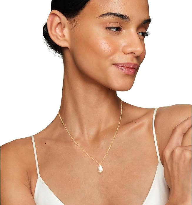 Layered Pearl Choker Necklaces for Women Gold Plated Dainty Trendy Faux Pearl Drop Pendant Y Shaped Layered Gold Necklace Wedding Bridal Jewelry