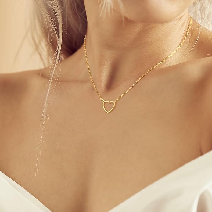 Foxgirl Gold Heart Necklaces for Women 14k Gold Plated Pendant Necklace Simple Cute Necklaces for Women Dainty Layered Choker Necklaces for Women Gold Jewelry for Teen Girls