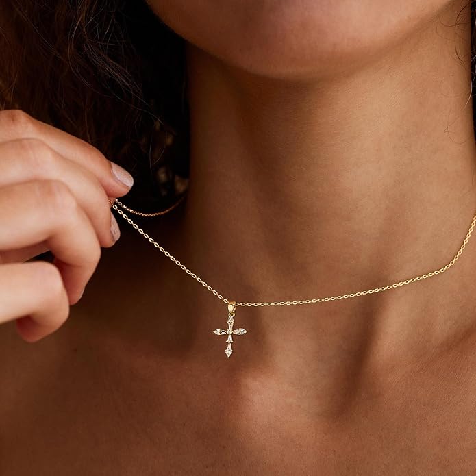 VIROMY Gold Cross Necklace for Women - Dainty Diamond Cross Pendant Necklaces Non Tarnish Waterproof Necklace Simple Choker Minimalist Jewelry