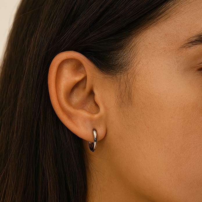 Minimalist Plain Huggie Hoop Earrings for Women – Lightweight 20mm Fashion Jewelry, Everyday Wear.KT003