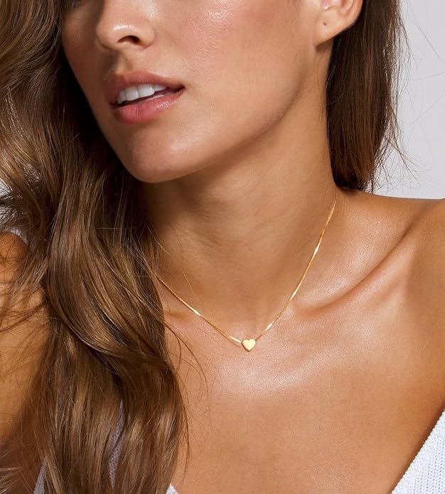 Foxgirl Gold Heart Necklaces for Women 14k Gold Plated Pendant Necklace Simple Cute Necklaces for Women Dainty Layered Choker Necklaces for Women Gold Jewelry for Teen Girls