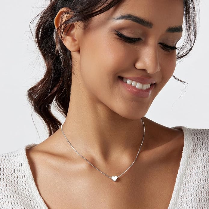 Cute Heart Necklace Dainty 18k Gold Plated Tiny Heart Pendant Choker Necklaces Small Gold Love Open Heart Chain Necklace for Women Simple Gold Necklace for Women Trendy Jewelry