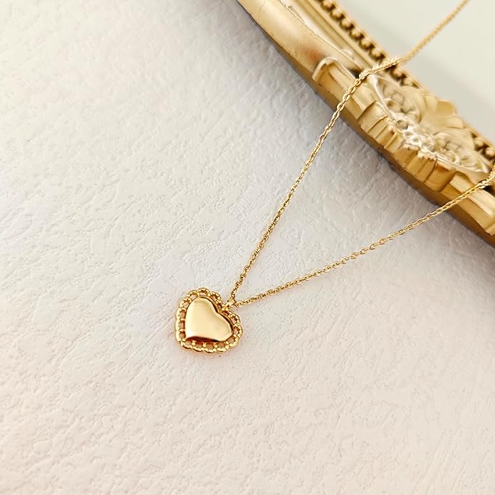 Cute Heart Necklace Dainty 18k Gold Plated Tiny Heart Pendant Choker Necklaces Small Gold Love Open Heart Chain Necklace for Women Simple Gold Necklace for Women Trendy Jewelry