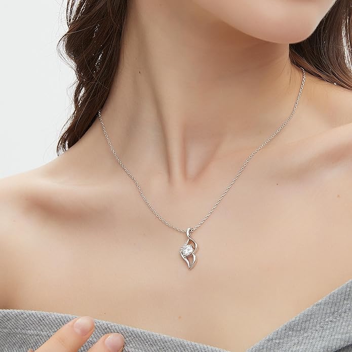 G&GEMSJEW Heart Necklaces for Women, 1-2 Carats Moissanite, 18K White Gold-Plated 925 Sterling Silver Round Brilliant Cut Moissanite Imitation Diamond Necklaces, Jewelry Gifts for Christmas Valentine's Day,Anniversary Present for Wife Women