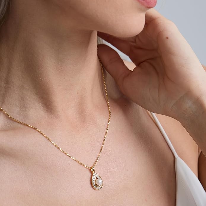 StiloVero Pearl Pendant Necklace for Women, Freshwater Cultured Single Pearl Necklace with Moissanite Accents, Dainty Gold Necklace for Women, 18K Gold Plated Sterling Silver, Pearl Jewelry Gift for Her Anniversary Birthday
