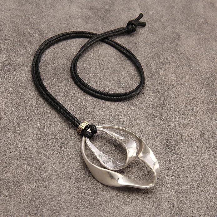 Boho Necklaces for Women Chunky Circle Necklace Layered Boho Circle Leather Choker Necklace Long Vintage Necklaces Bohemian Jewlery Gifts