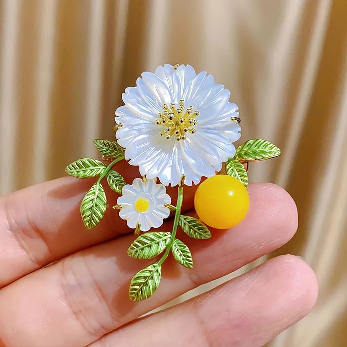 Fashion Flower Brooches for Women Rhinestone Flower Brooches Pins 18k Gold Plated Lapel Pins Jewelry for Girlfriend Wife